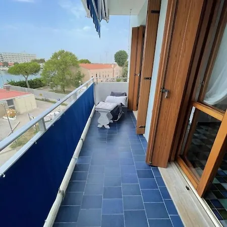 Bellissimo Frontemare Con Terrazza * Caorle