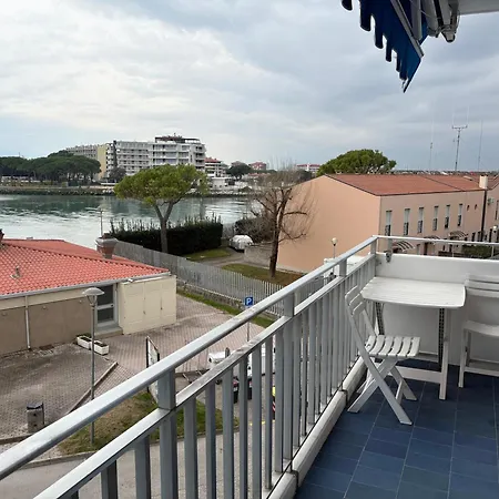 Lägenhet Bellissimo Frontemare Con Terrazza *